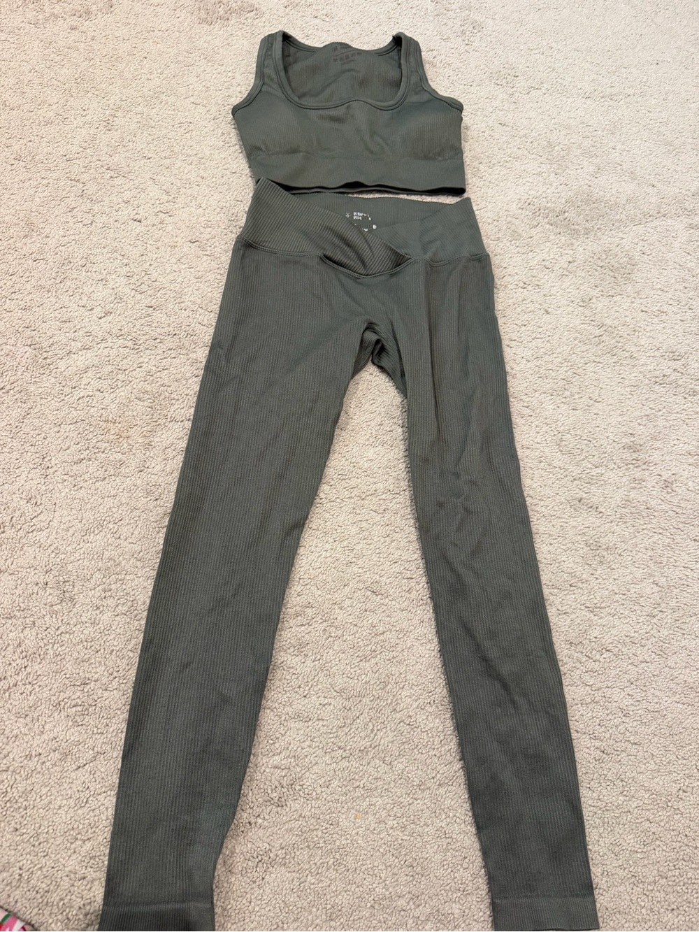 Seamless Ribbed Active Set - Olive Green Crop Top & Leggings